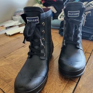 Tommy Hilfiger boots